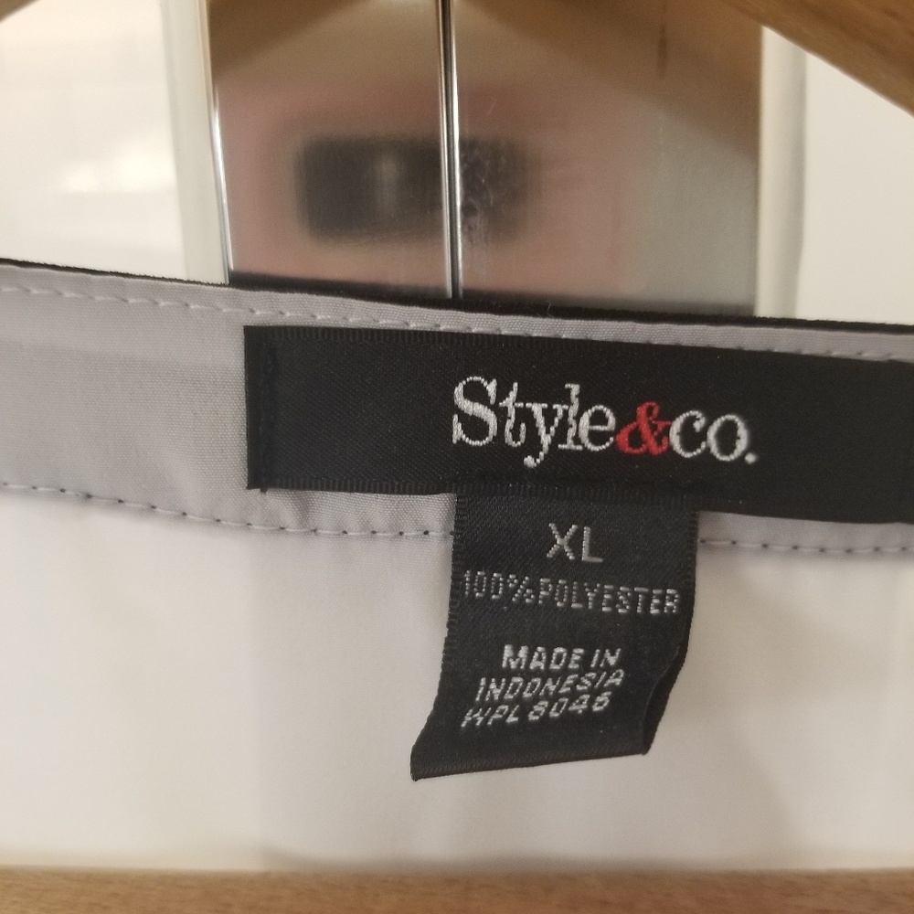 Blouse - Picture 2 of 3